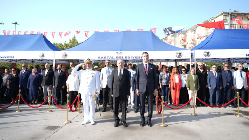 Kartal’da, Büyük Zafer’in 101. Yıl Kutlamaları Ata’ya Çelenk Sunumuyla Başladı