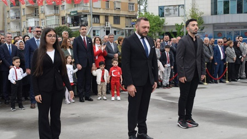Kartal CHP İlçe Başkanı Mert POLAT 23 NİSAN Çelenk Sunma Töreninde