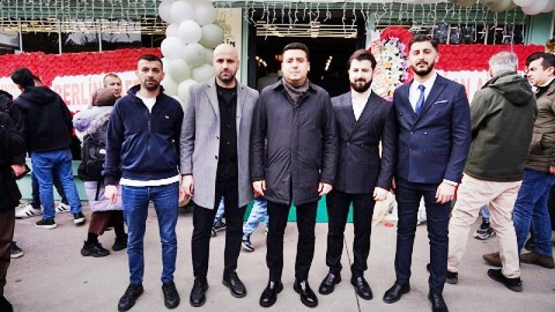 MHP İLÇE BAŞKANI PENDİK ' TE HİZMETE GİREN DOPLİN GAFE' NİN AÇILIŞINI YAPTI 