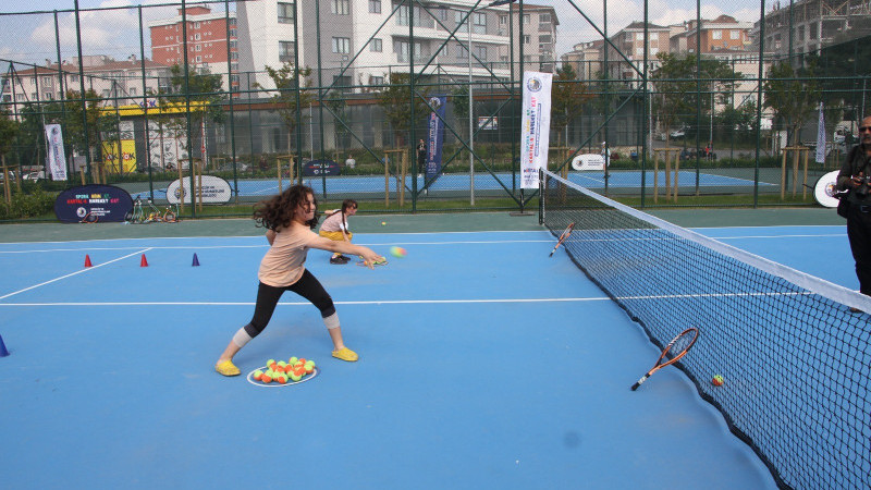 Kartal’da Tenis Eğitimleri ve Maçlar Başlıyor