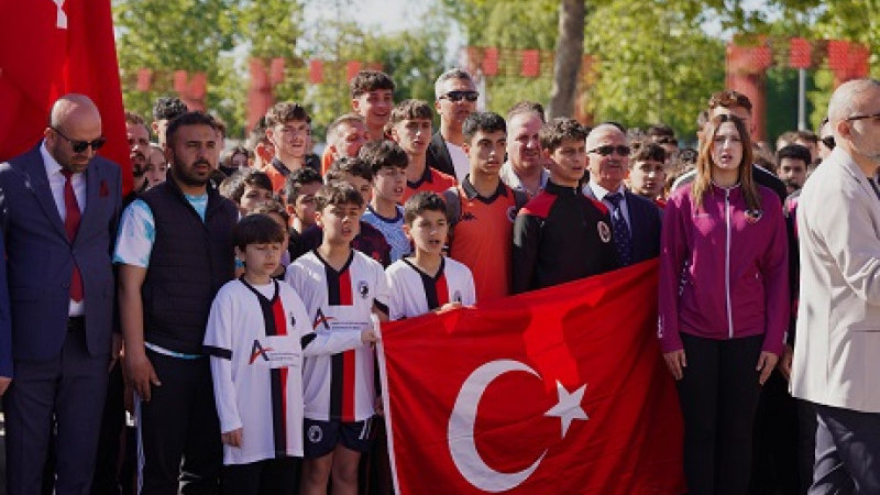 KARTAL’DA 19 MAYIS COŞKUSU ÇELENK TÖRENİYLE BAŞLADI