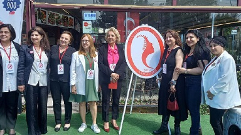 DÜNYAYI KADINLAR KURTARACAK  MESAJLI